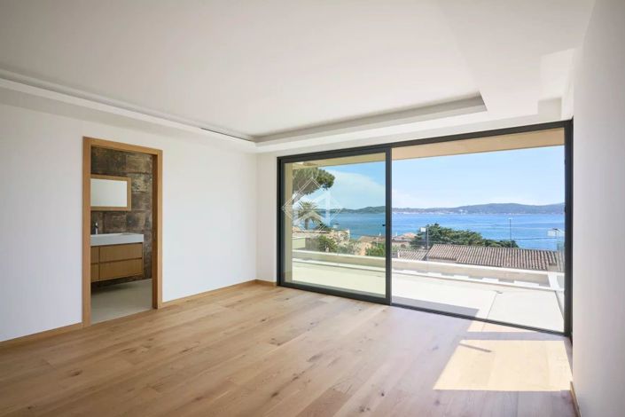 Image No.9-4 Bed House for sale