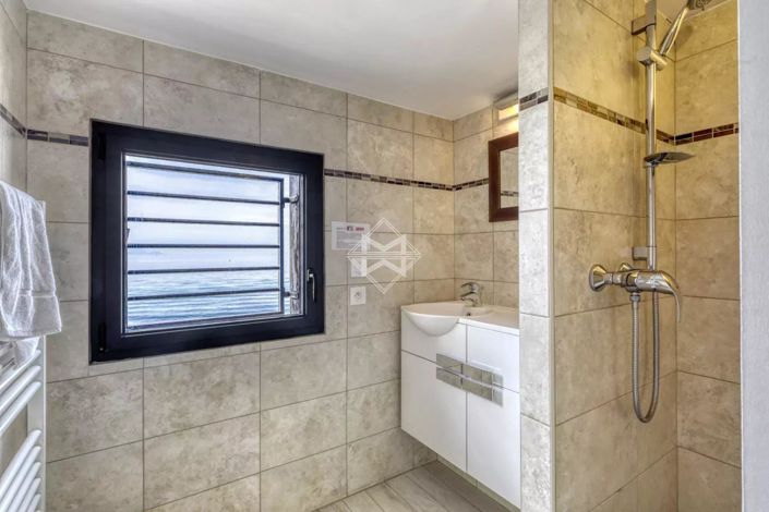 Image No.11-4 Bed House for sale