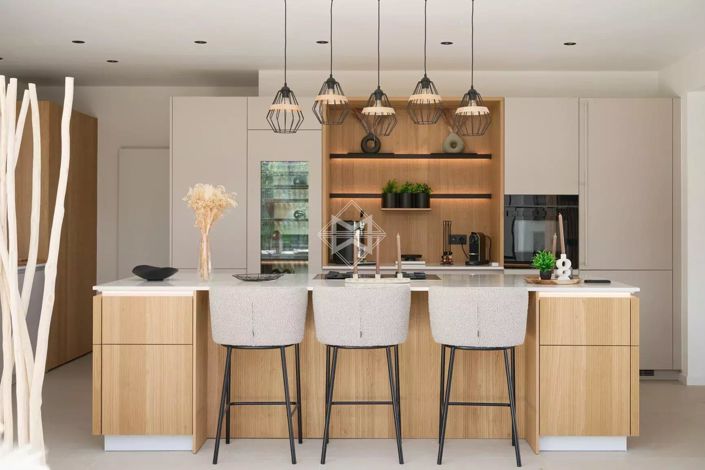 Image No.12-5 Bed House for sale