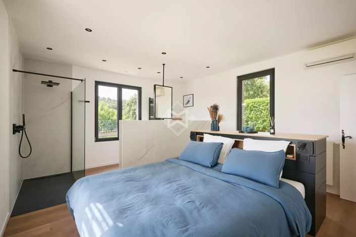 Image No.15-5 Bed House for sale