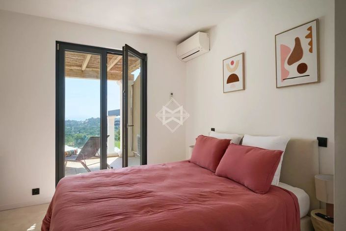 Image No.17-5 Bed House for sale