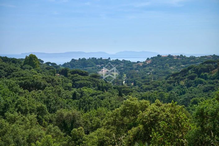 Image No.4-5 Bed House for sale