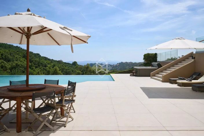 Image No.6-5 Bed House for sale