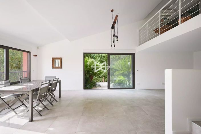 Image No.11-9 Bed House for sale