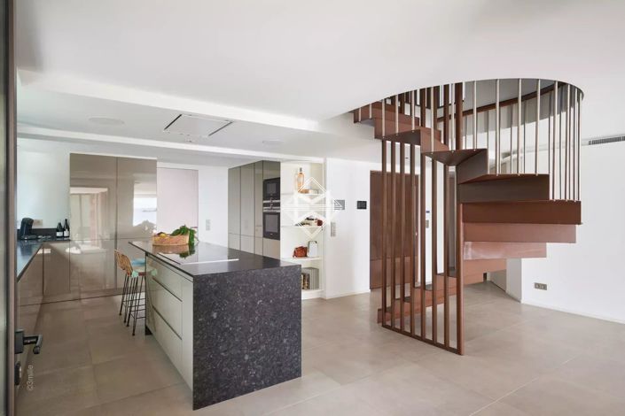 Image No.12-9 Bed House for sale