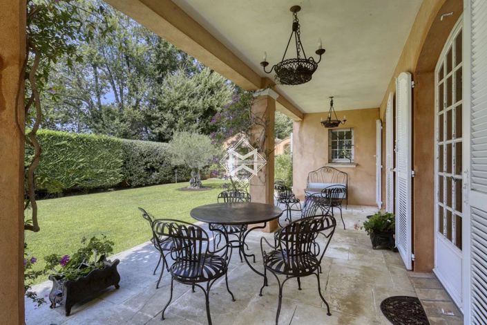 Image No.9-6 Bed House for sale