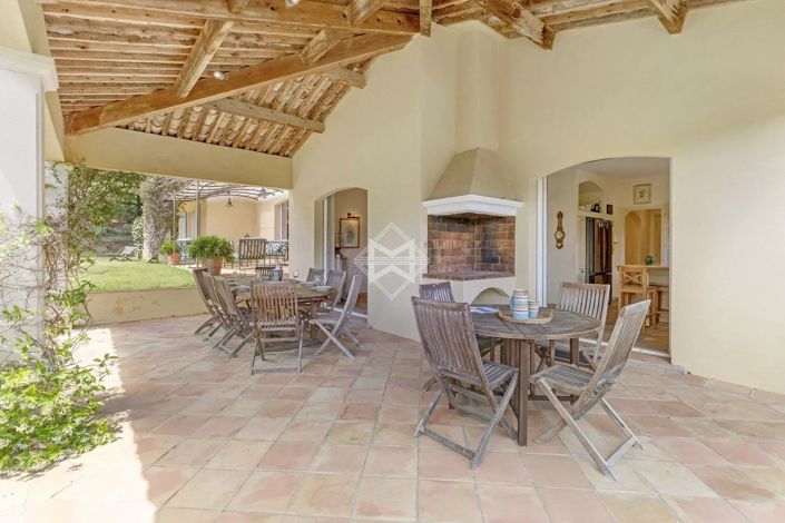 Image No.11-6 Bed House for sale