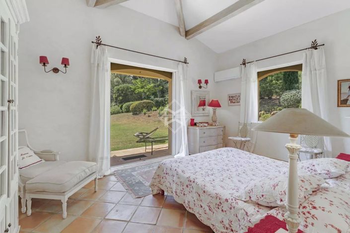 Image No.13-6 Bed House for sale