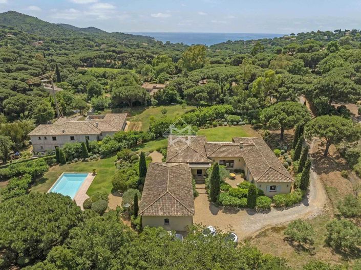 Image No.4-6 Bed House for sale