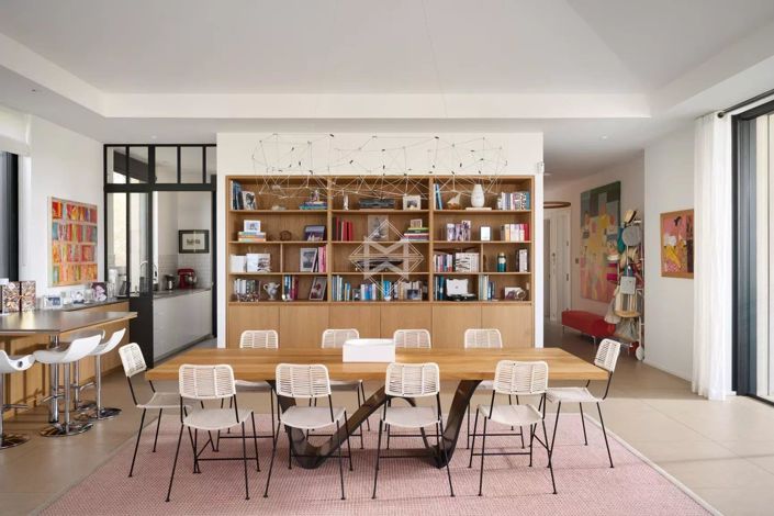 Image No.7-5 Bed House for sale