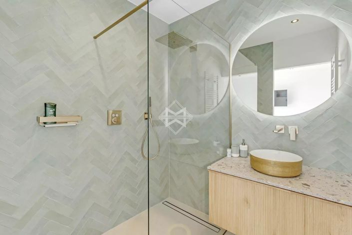 Image No.12-4 Bed House for sale