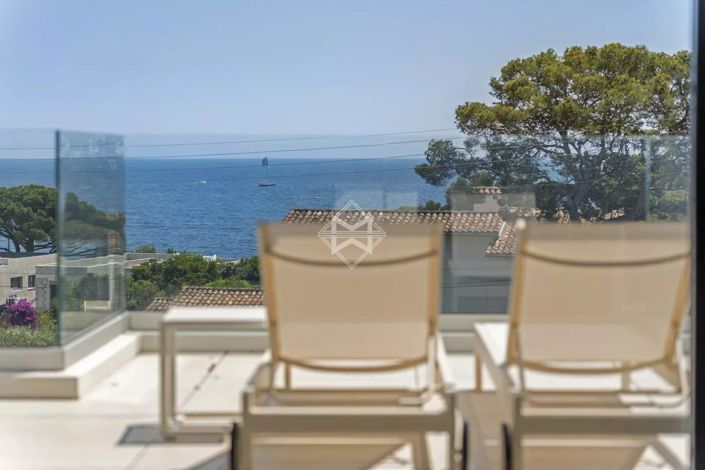 Image No.2-4 Bed House for sale