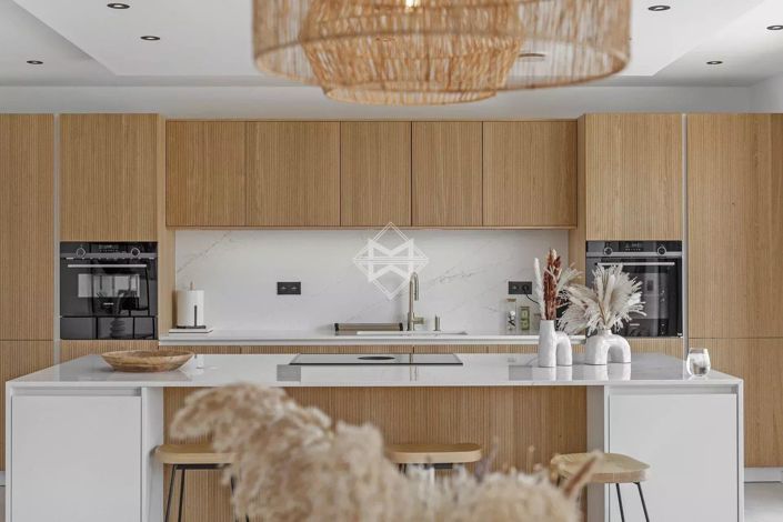 Image No.6-4 Bed House for sale