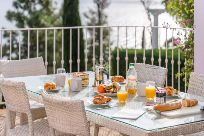 Image No.4-4 Bed House for sale