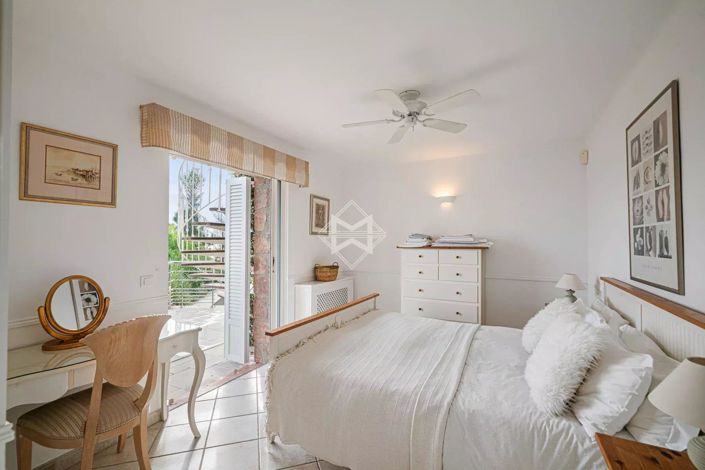 Image No.9-4 Bed House for sale