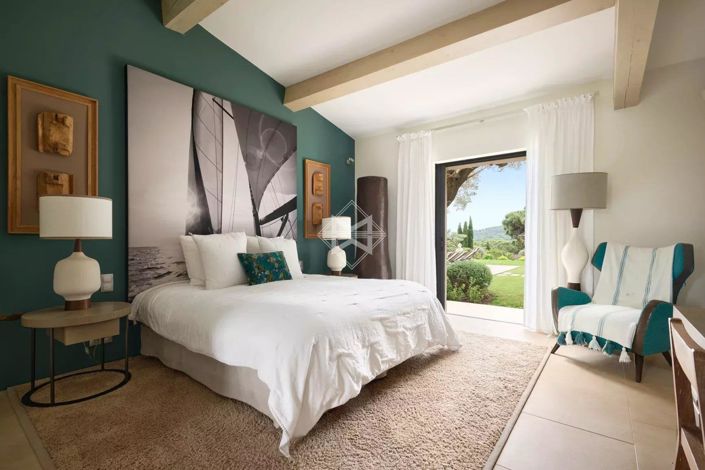 Image No.10-5 Bed House for sale