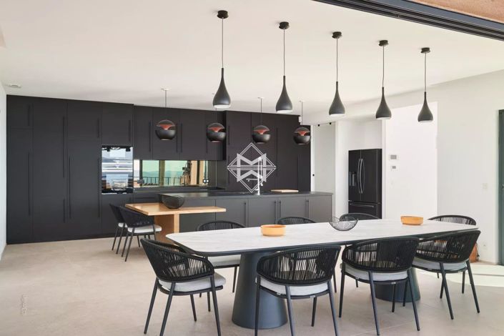 Image No.10-5 Bed House for sale