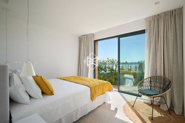 Image No.14-5 Bed House for sale