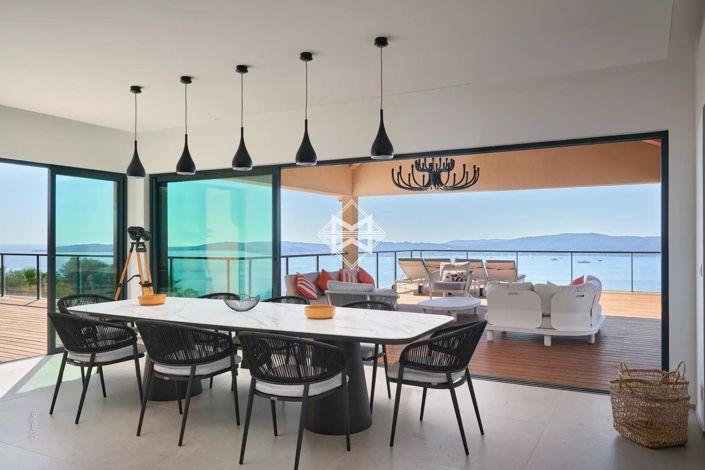 Image No.9-5 Bed House for sale