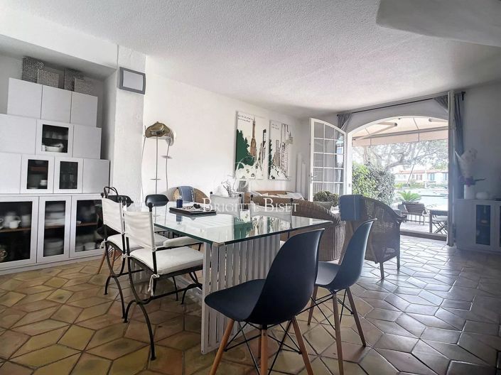 Image No.5-3 Bed House for sale