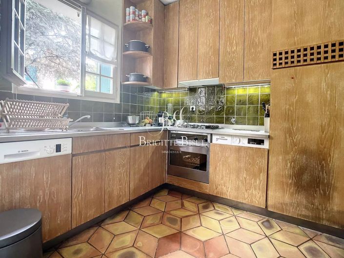 Image No.6-3 Bed House for sale