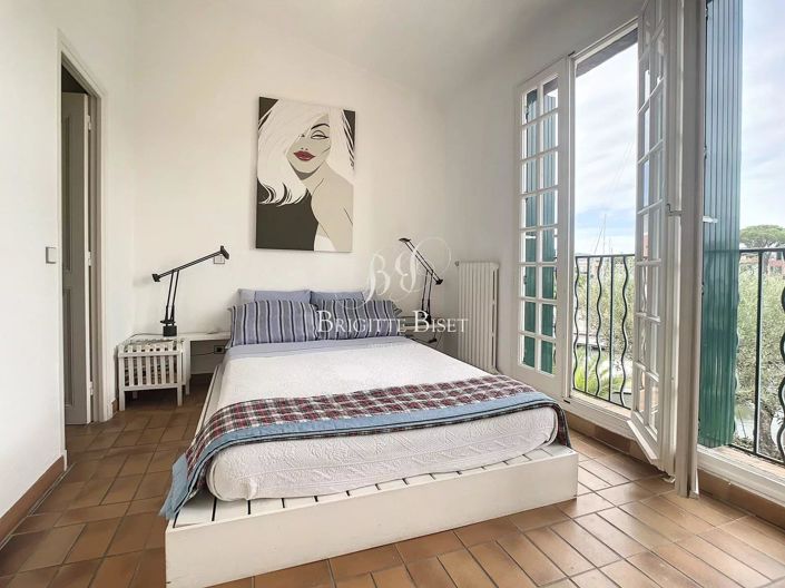 Image No.9-3 Bed House for sale