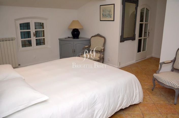 Image No.12-4 Bed House for sale