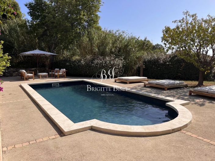 Image No.10-5 Bed House for sale