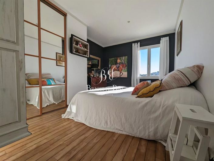 Image No.16-5 Bed House for sale