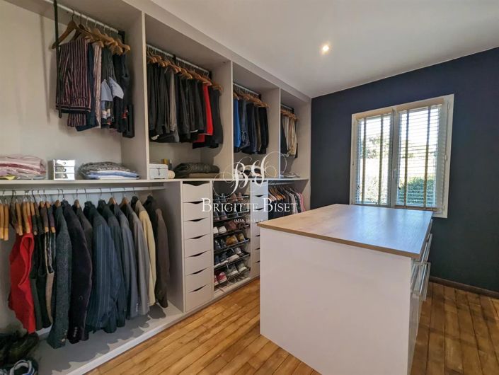 Image No.17-5 Bed House for sale