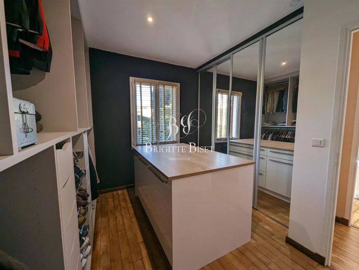 Image No.18-5 Bed House for sale