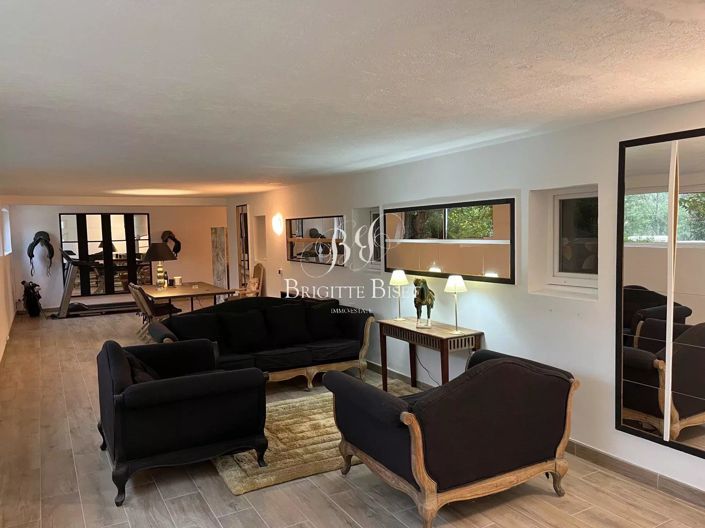 Image No.19-5 Bed House for sale