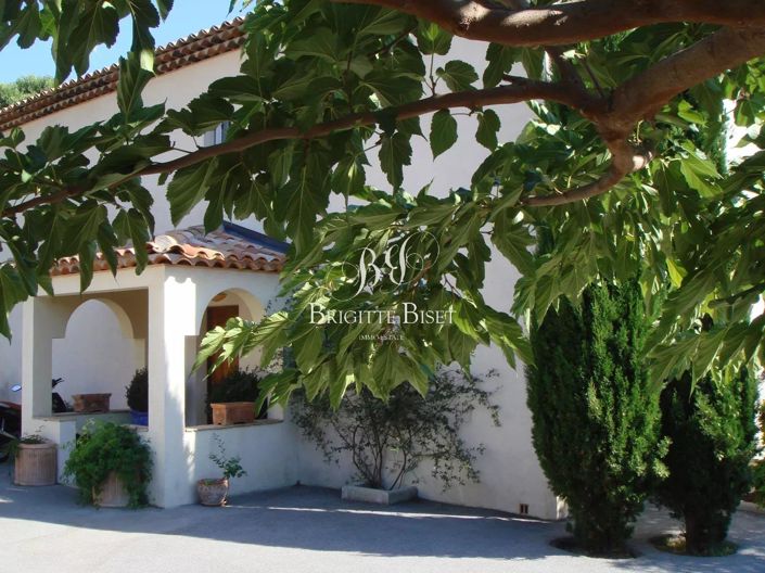 Image No.31-5 Bed House for sale