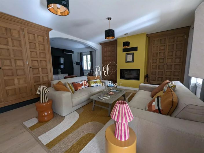 Image No.6-5 Bed House for sale