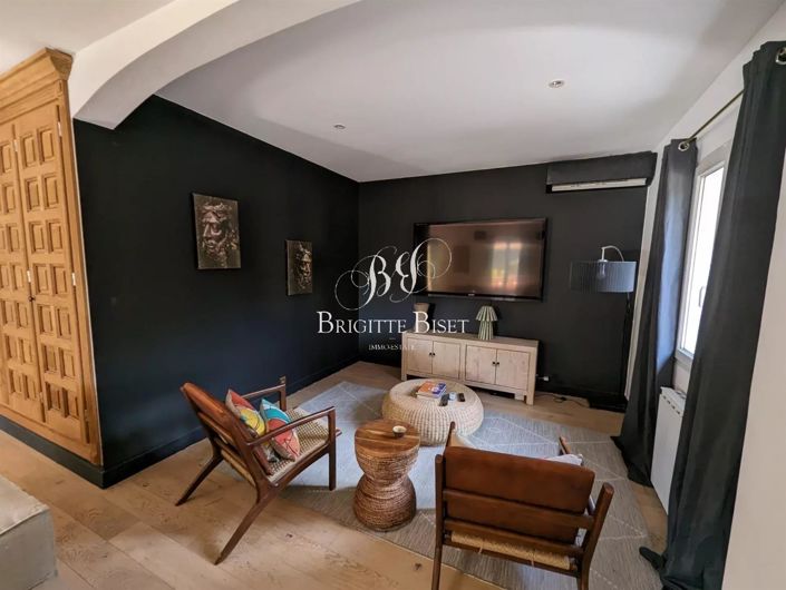 Image No.7-5 Bed House for sale