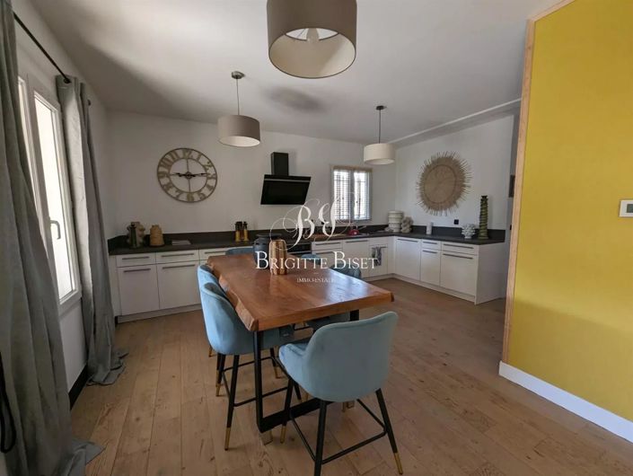 Image No.9-5 Bed House for sale