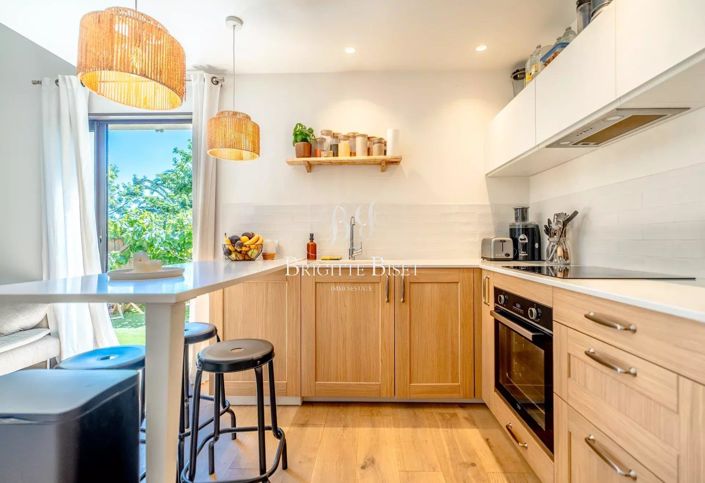 Image No.15-8 Bed House for sale