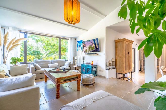 Image No.7-8 Bed House for sale