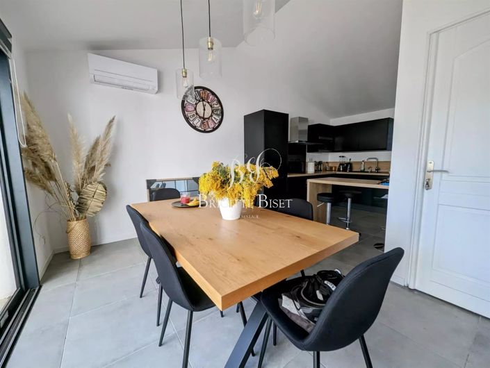 Image No.10-3 Bed House for sale