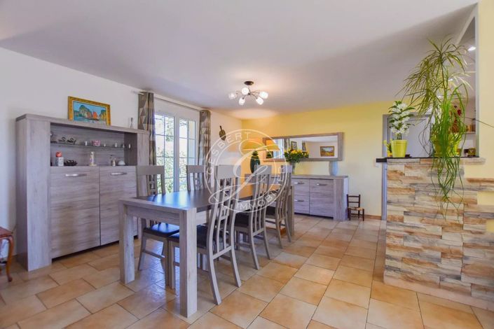 Image No.7-3 Bed House for sale