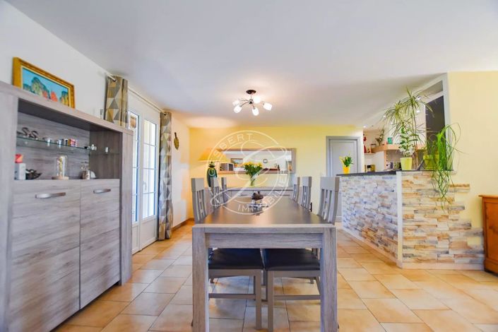 Image No.8-3 Bed House for sale