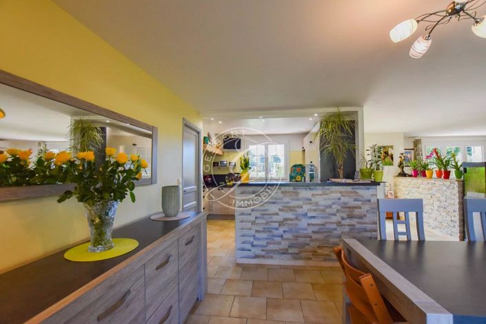 Image No.9-3 Bed House for sale