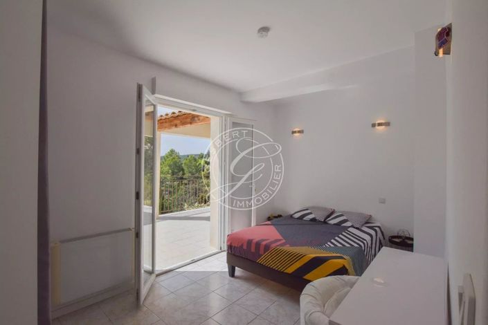 Image No.14-5 Bed House for sale