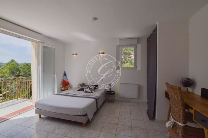 Image No.15-5 Bed House for sale