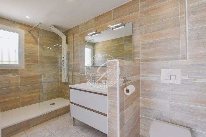 Image No.22-5 Bed House for sale