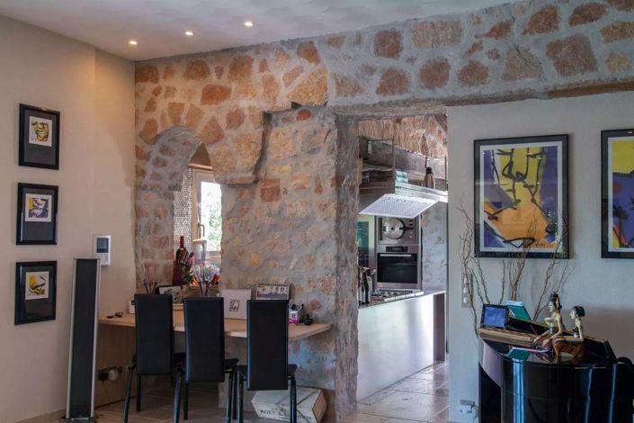 Image No.9-5 Bed House for sale