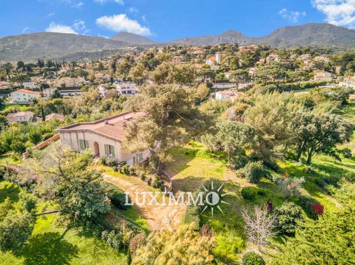 Image No.2-5 Bed House for sale