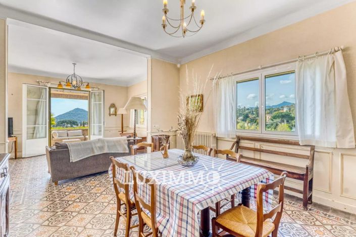 Image No.4-5 Bed House for sale