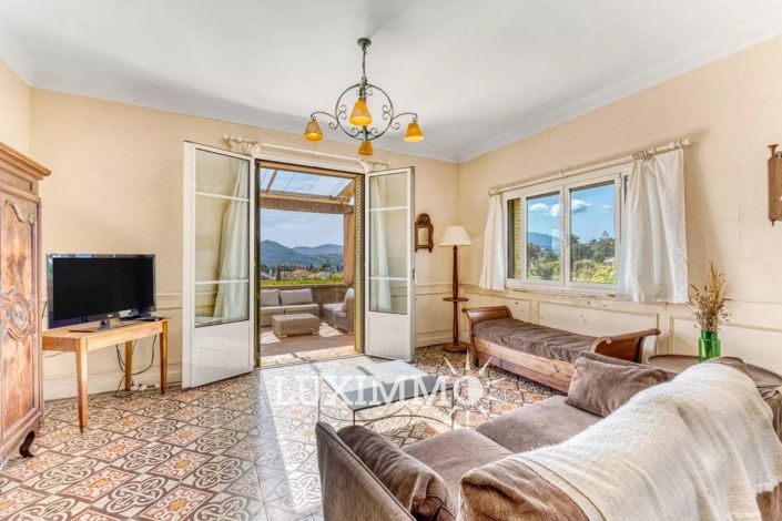 Image No.5-5 Bed House for sale