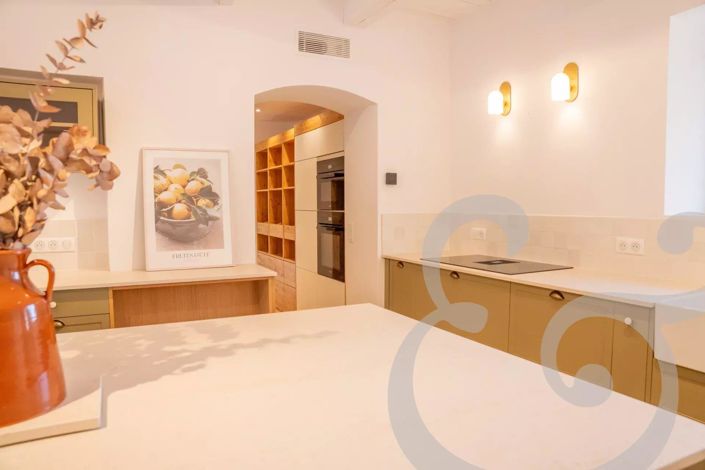 Image No.10-5 Bed House for sale